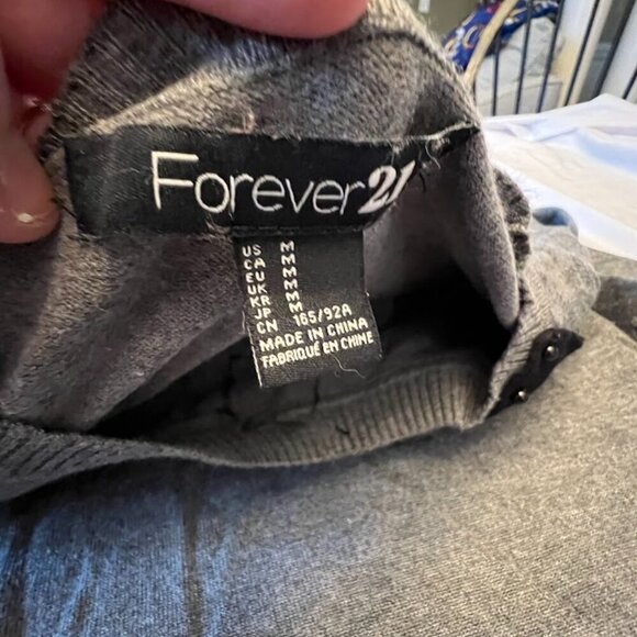 Forever 21 Womens Sweater with Bow - Picture 3 of 7